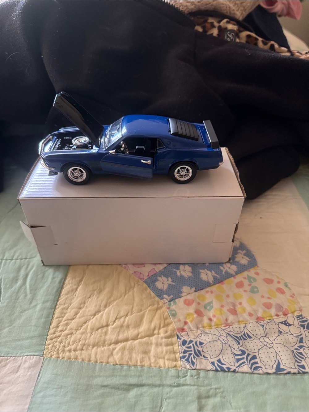 Classic Blue Die-Cast Muscle Car Model - Collector Edition